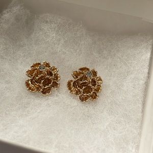 Motif vintage Gold flower earrings rhinestone